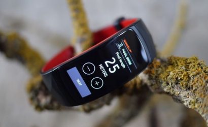 Samsung is waiting on Apple for Gear Fit2 Pro support on iOS